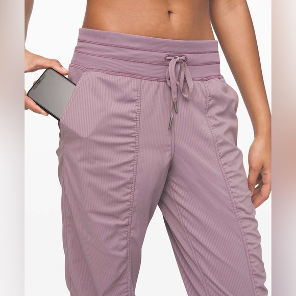Lululemon Dance Studio Jogger Mid-Rise Frosted Mulberry Athletic Pants Size 8 - Picture 4 of 16
